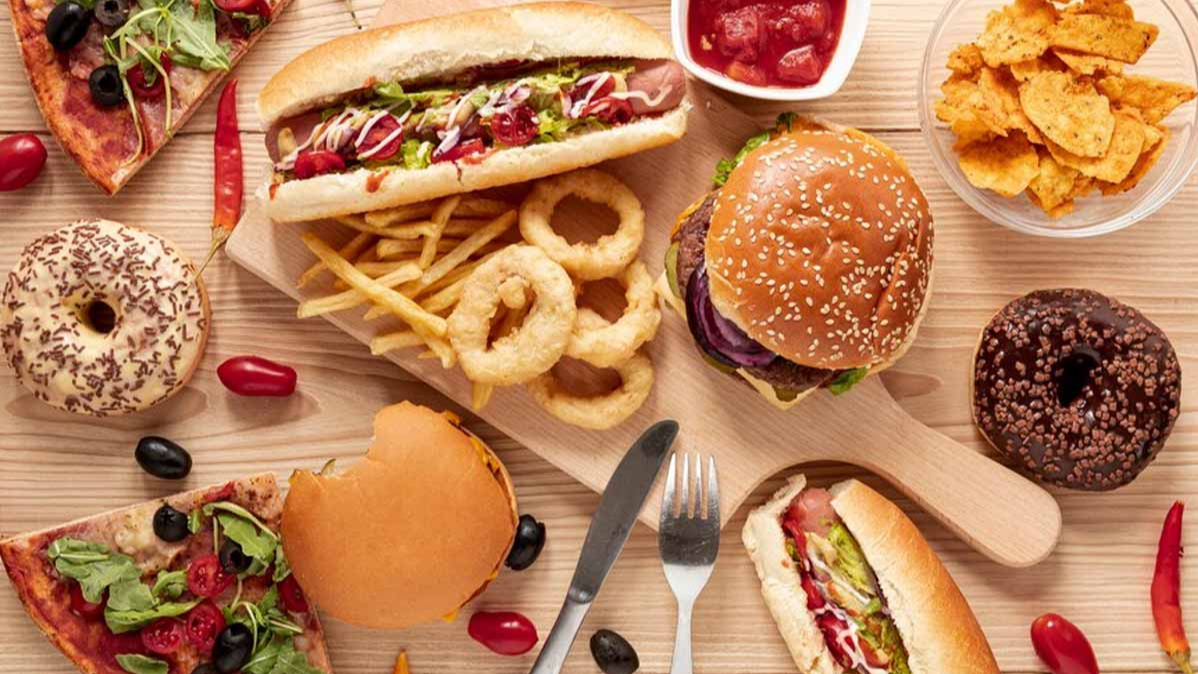 अस्वास्थ्यकर खाद्य पदार्थ, प्रोसेस्ड मीट, तले हुए खाद्य पदार्थ, फास्ट फूड के नुकसान, व्हाइट ब्रेड से बचाव, रेडी-टू-ईट अनाज